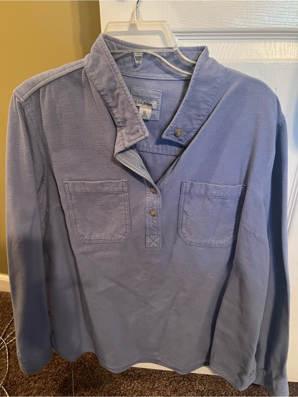 L.L. Bean Men's Light Blue Two-Pocket Henley Pullover